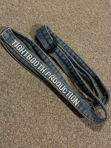 타이트 부스 프로덕션 벨트