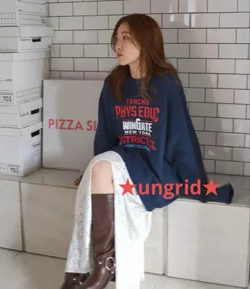 ungrid 빈티지 컬러 로고 맨투맨