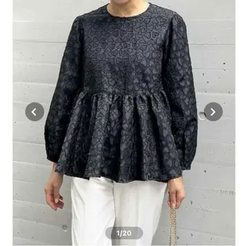 PICCIN PERLA 피칭 페를라 하트 자카드 페플럼 블라우스