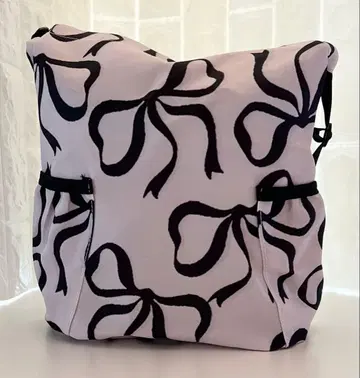 리본 무늬 백팩