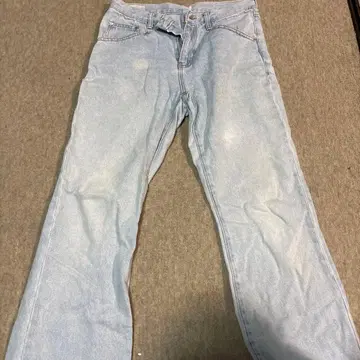 라이트 블루 스트레이트 데님 팬츠