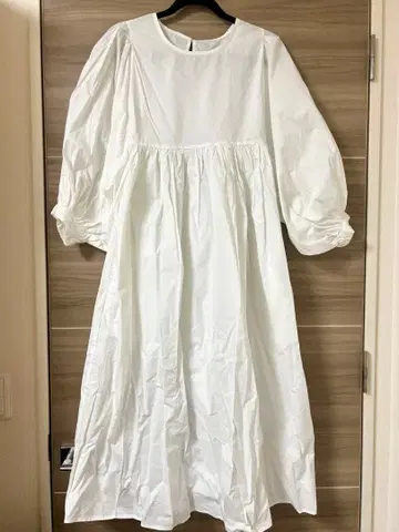 앤도미 롱 원피스 화이트 새상품