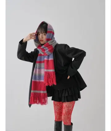 우뉴이 머플러 멀티 보더 레드 새상품급 우뉴이 완판템