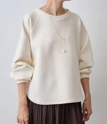 BEARDSLEY 비어즐리 종이 상자 서클 풀오버 아이보리