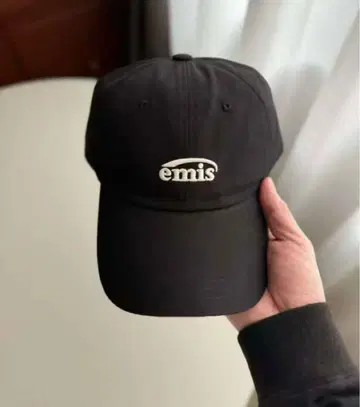 emis 로고 캡 블랙
