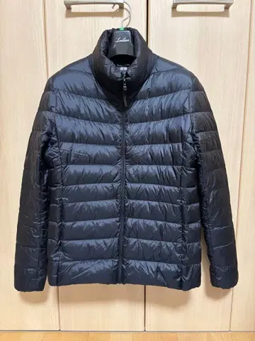 유니클로 울트라 라이트 다운 L 사이즈 여성용 블랙