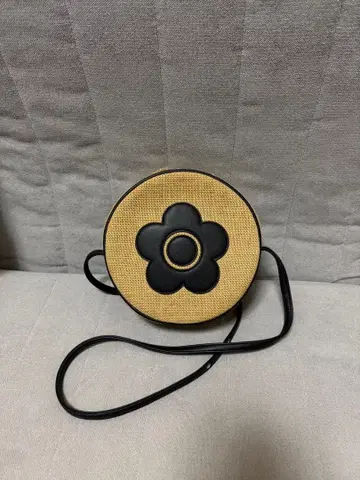 마리콴트 원형 숄더백