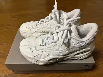 PUMA 화이트 스니커즈 농구화