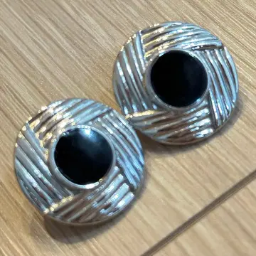 원형 디자인 귀찌