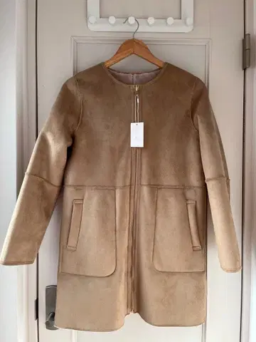 [택 포함 새상품] 애니시스 2WAY 리버서블 노카라 페이크 무스탕 코트