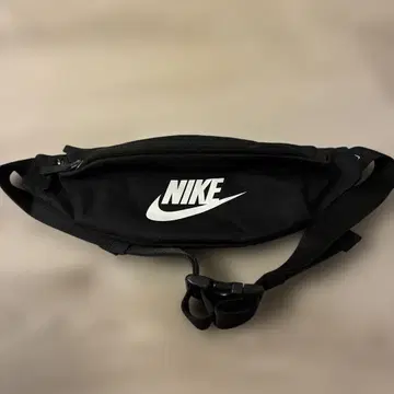 NIKE 블랙 웨스트 파우치 새상품급