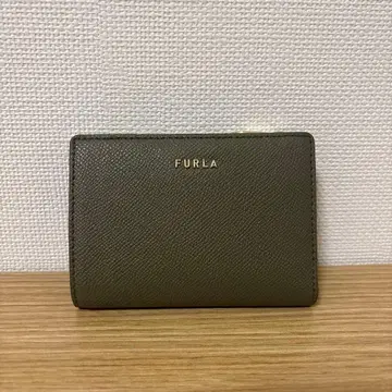 FURLA 올리브 그린 이단 접이식 지갑