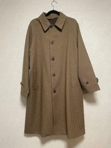 GU 브라운 체크 무늬 스텐카라 코트