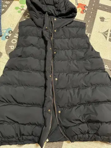 UNFILO 후드 부착 리버서블 다운 베스트 M