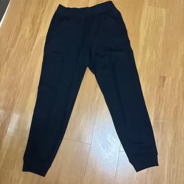 거의 새상품 유니클로 히트텍 보아 스웨트 팬츠 S 사이즈 블랙