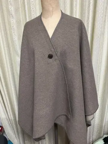 유니클로 UNIQLO JW 앤더슨 판초 베이지