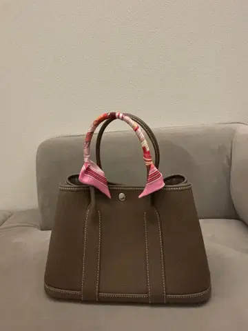 Unveil 천연 가죽 토트백 M 사이즈