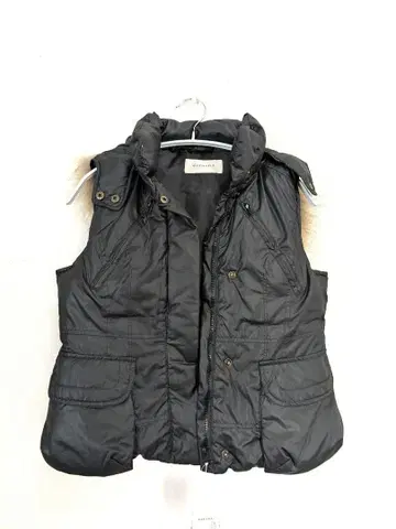 택 포함 미사용 새상품 케티 블랙 슬리브리스 다운 자켓 뷰티풀 계열