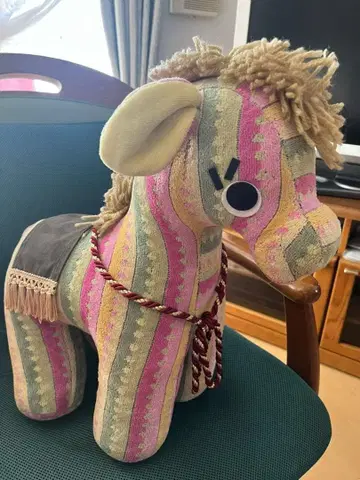 레이와 8년 간지 장식 카라카라 타월 살롱 컬러풀 말 당나귀 봉제 인형