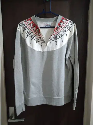 페로우즈 하프 지퍼 눈꽃 패턴 맨투맨 레어 L