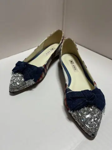 새상품급 DIANA 다이애나 체크 무늬 비쥬 장식 플랫슈즈 22.5cm