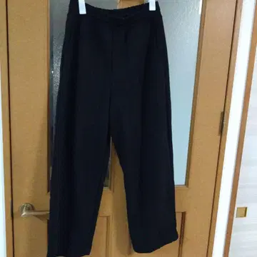 유니클로 C 블랙 와이드 팬츠