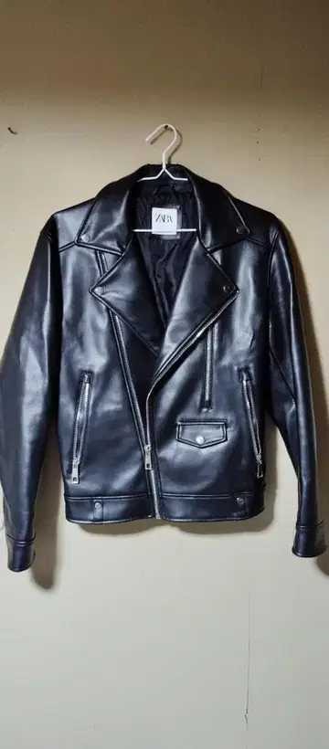 블랙 가죽 라이더 자켓