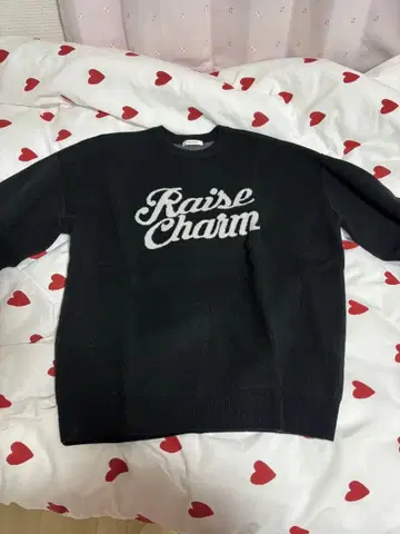 로고 블랙 스웨터