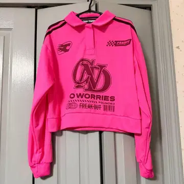 캔디 스트리퍼 NO WORRIES 폴로 상의