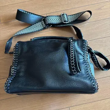 가죽 숄더백 블랙 뜨개질 디자인