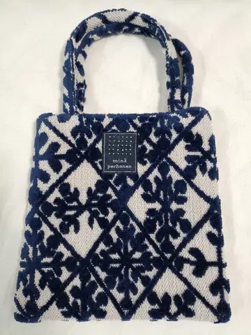 미나 페르호넨 백