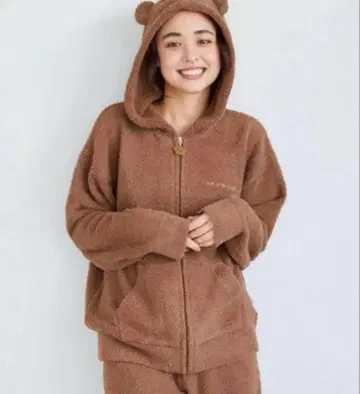 젤라피케 미피, 보리스