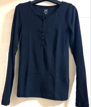 새상품급 GAP 모던 헨리넥 t셔츠 XS
