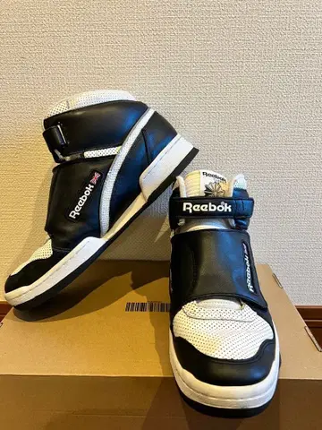 Reebok 에이리언 스탬퍼 하이컷 스니커즈 블랙/화이트