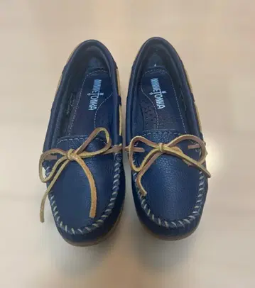 Minnetonka 네이비 모카신 5 (22cm)