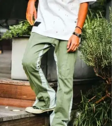 LIBEIRO 밀리터리 플레어 팬츠 청바지