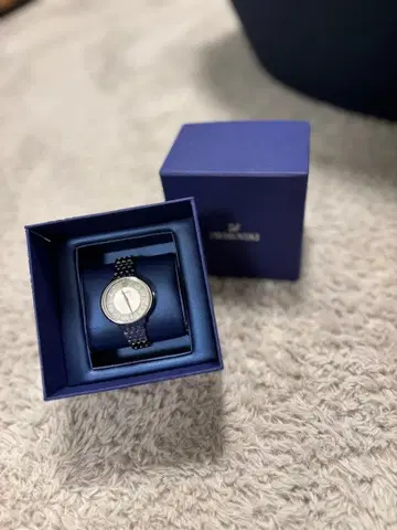 [ 단종 ] 스와로브스키 아날로그 손목시계 실버