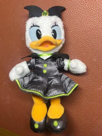 도쿄 디즈니 리조트 한정 2025 할로윈 데이지 인형 배지