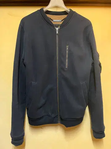 마크제이콥스 ma-1 플라이트 자켓 맨투맨 네이비