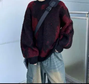 Sedacle 그라데이션 니트 빨간색과 검은색의 볼륨 슬리브 니트