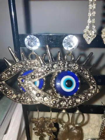 눈 모양 귀걸이 파란 눈