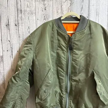 MA-1 플라이트 자켓 올리브