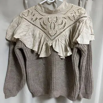 LILY BROWN 도킹 프릴 니트탑