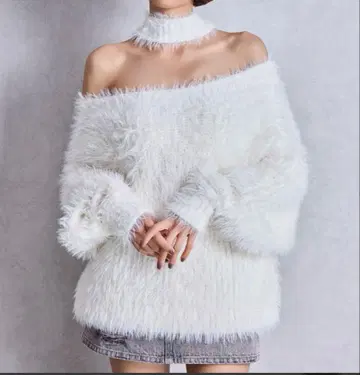 오프숄더 샤기 초커 니트탑