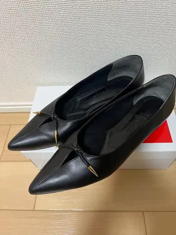 긴자 카네마츠 블랙 플랫슈즈 25