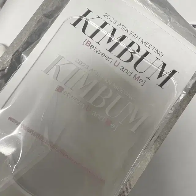 김범 2023 팬미팅 Between U and Me 응원봉