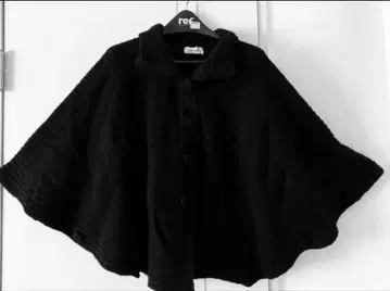 미사용, 세라비의 블랙 니트 판초