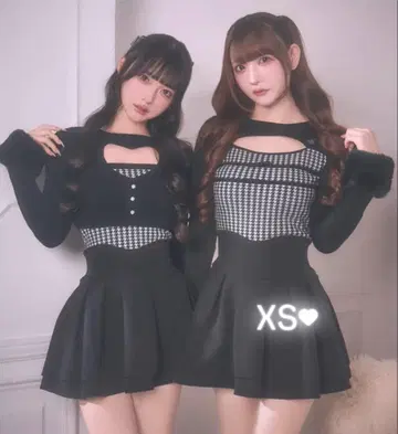 미셸 마카롱 슬림 레그 스커트 블랙 XS