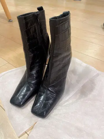 miista 블랙 가죽 부츠