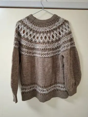 Majestic Legon 노르딕 무늬 스웨터 M 사이즈 베이지 계열